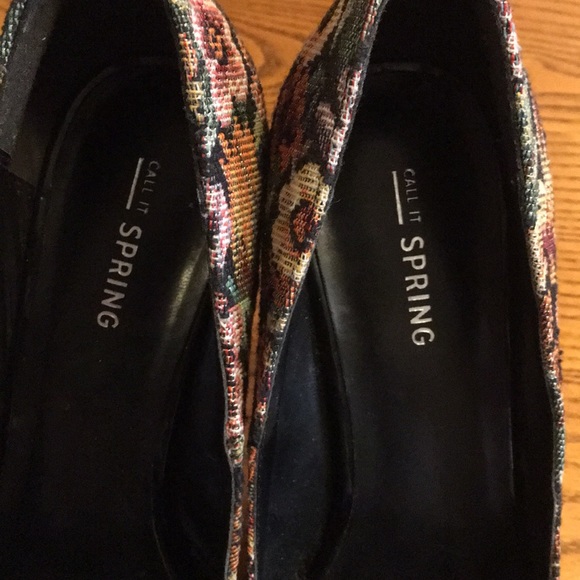 Shoes - Picture 2 of 8